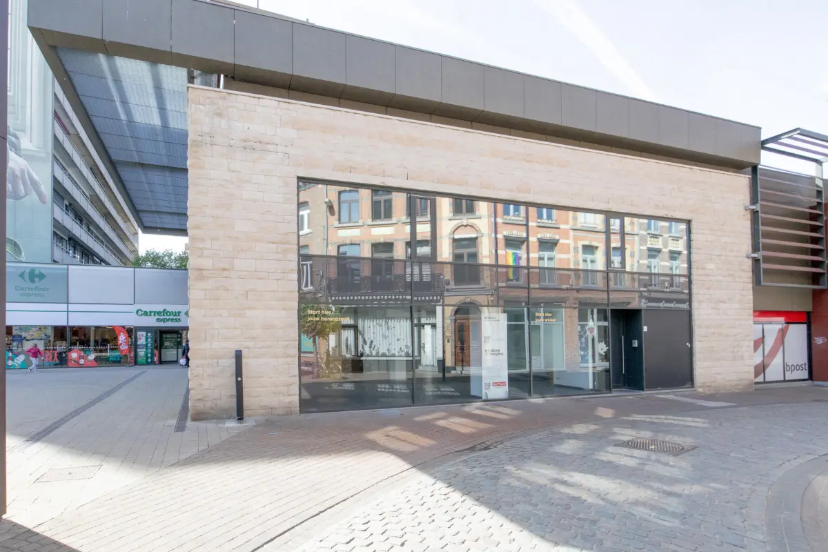 Handelszaak te  huur in Hasselt 3500 6141.00€  slaapkamers 307.00m² - Zoekertje 551843