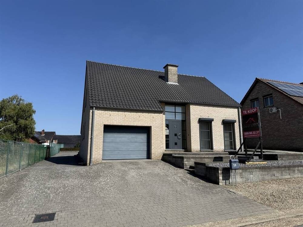 Huis te koop in Neeroeteren 3680 420000.00€ 3 slaapkamers 221.00m² - Zoekertje 551580