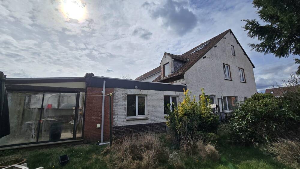 Huis te koop in Genk 3600 220000.00€ 3 slaapkamers m² - Zoekertje 553588