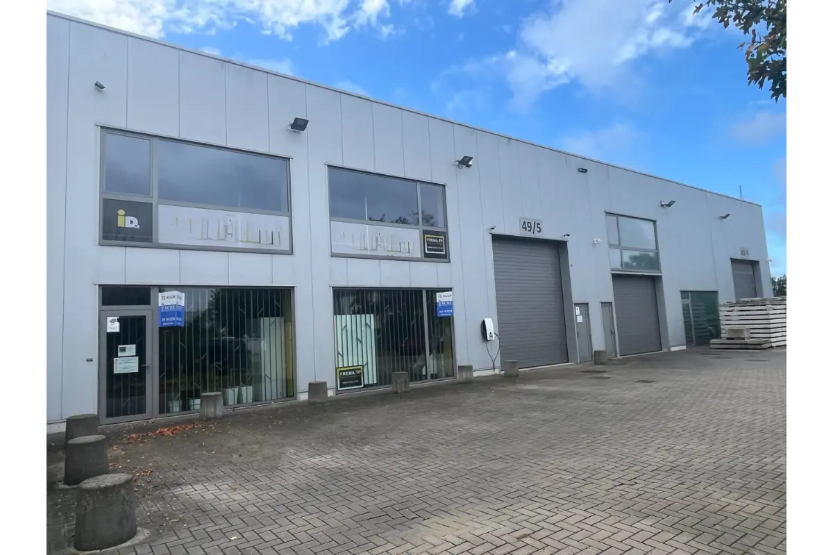 Handelszaak te  huur in Tessenderlo 3980 3950.00€  slaapkamers 646.00m² - Zoekertje 552941