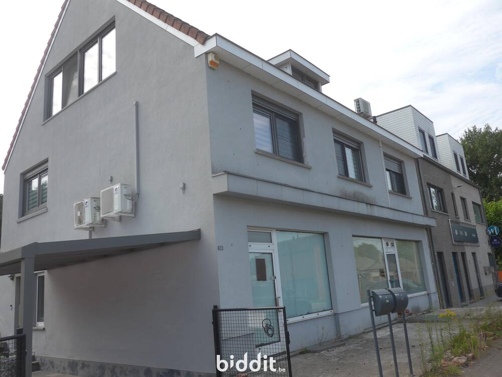 Handelszaak te  koop in Houthalen-Helchteren 3530 130000.00€  slaapkamers m² - Zoekertje 553677