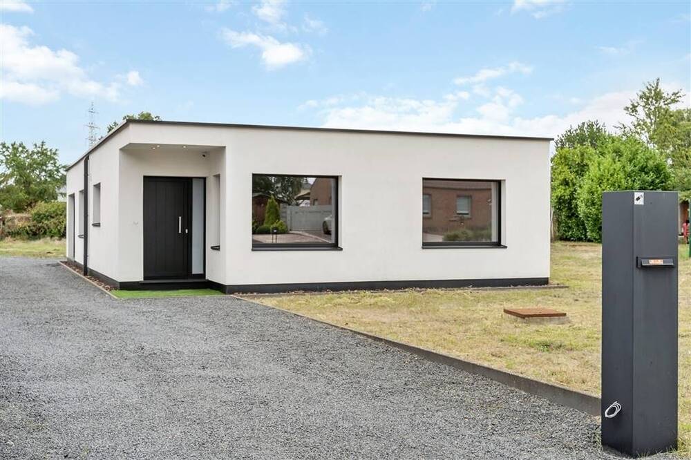 Huis te  koop in Heusden-Zolder 3550 299000.00€ 2 slaapkamers 123.00m² - Zoekertje 557240