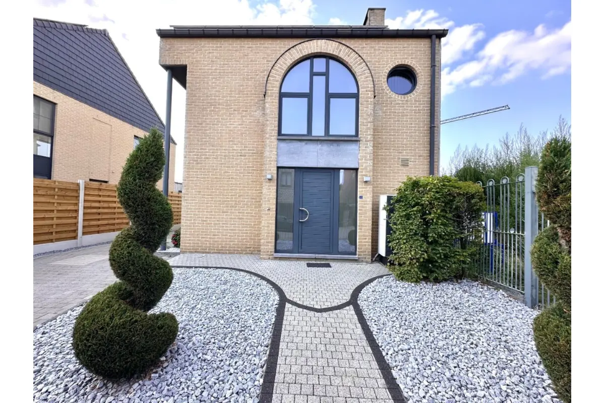 Huis te  koop in Berg 3700 480000.00€ 5 slaapkamers 260.00m² - Zoekertje 559265