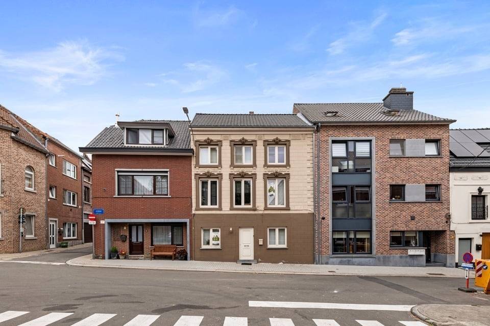 Huis te koop in Tongeren 3700 299000.00€ 4 slaapkamers 180.00m² - Zoekertje 560278