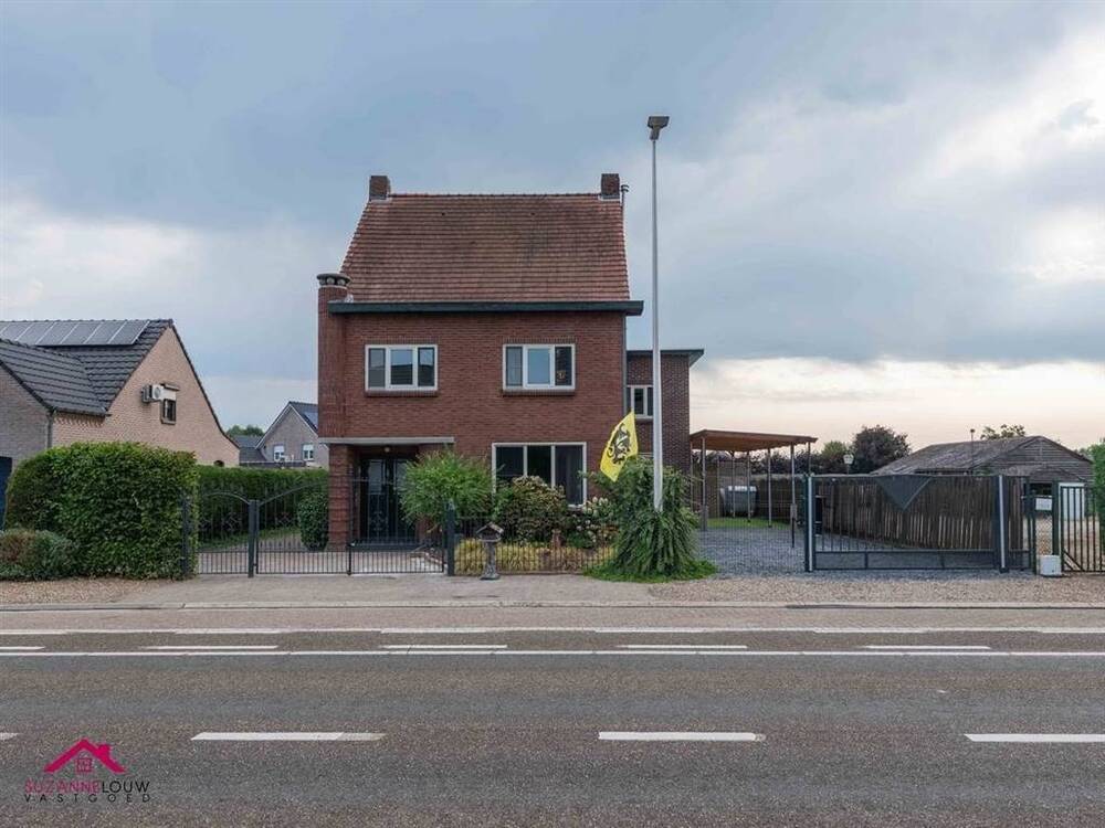 Huis te koop in Neeroeteren 3680 299000.00€ 6 slaapkamers 326.00m² - Zoekertje 564447