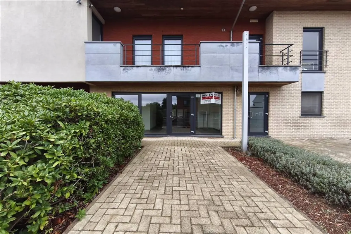 Handelszaak te  huur in As 3665 1100.00€  slaapkamers 105.00m² - Zoekertje 601569