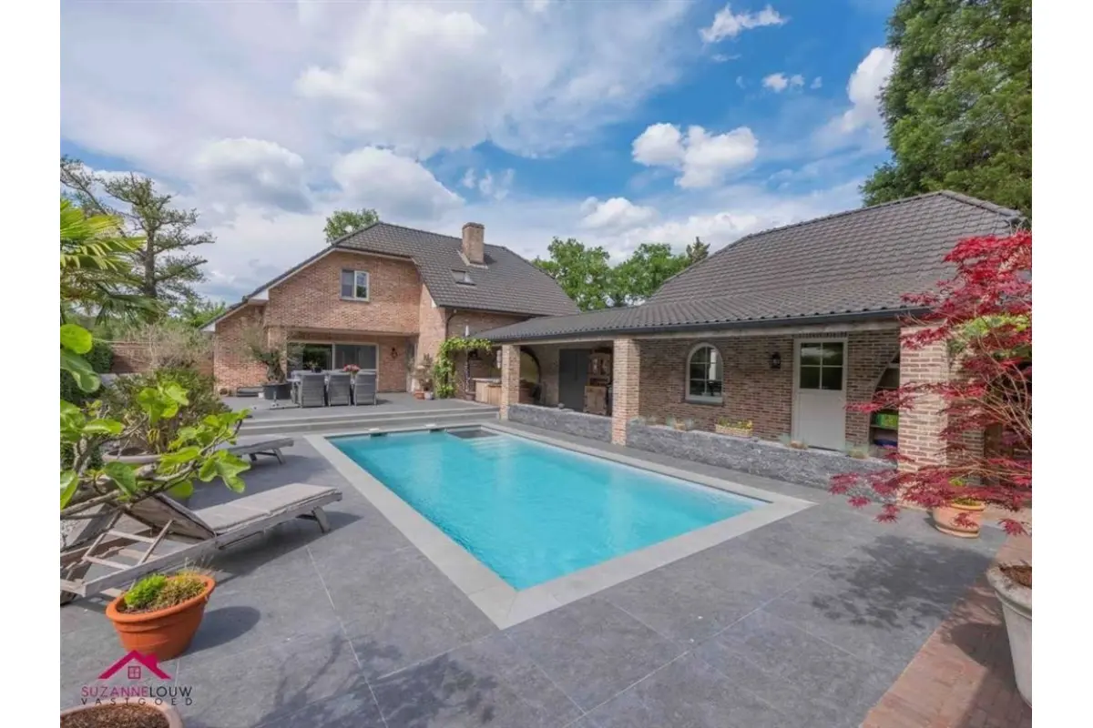 Huis te  koop in Neeroeteren 3680 795000.00€ 4 slaapkamers 292.00m² - Zoekertje 567200