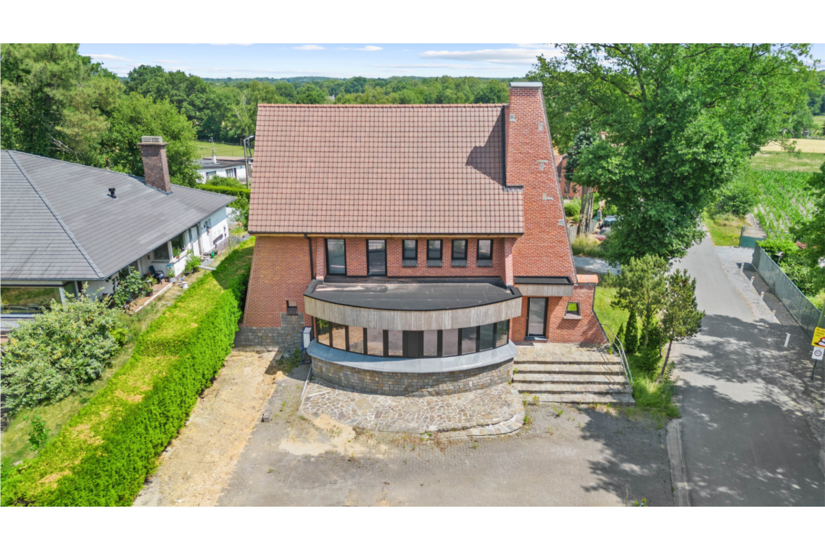 Huis te  koop in As 3665 429000.00€ 6 slaapkamers 274.00m² - Zoekertje 568101