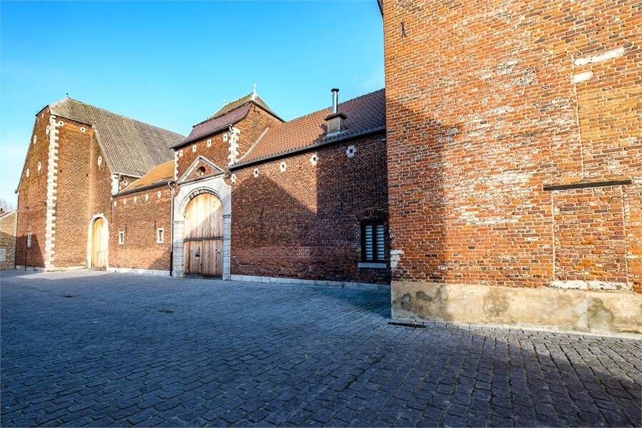 Huis te  koop in Sint-Truiden 3800 899000.00€ 6 slaapkamers m² - Zoekertje 568861