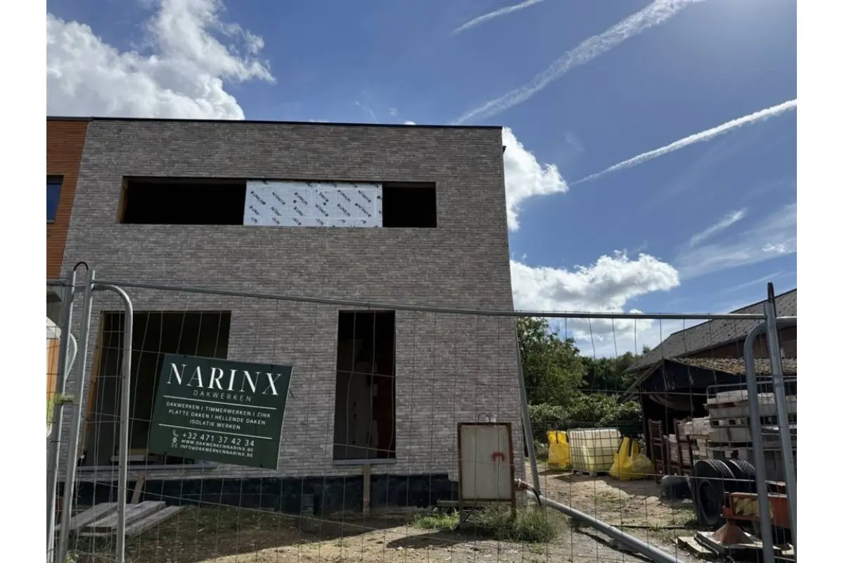 Huis te  koop in Neeroeteren 3680 312000.00€ 3 slaapkamers 215.00m² - Zoekertje 569806