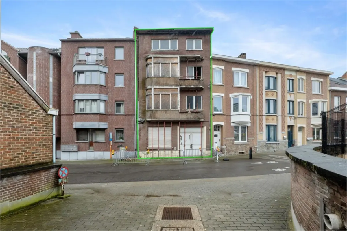 Huis te  koop in Berg 3700 170000.00€ 8 slaapkamers m² - Zoekertje 568850