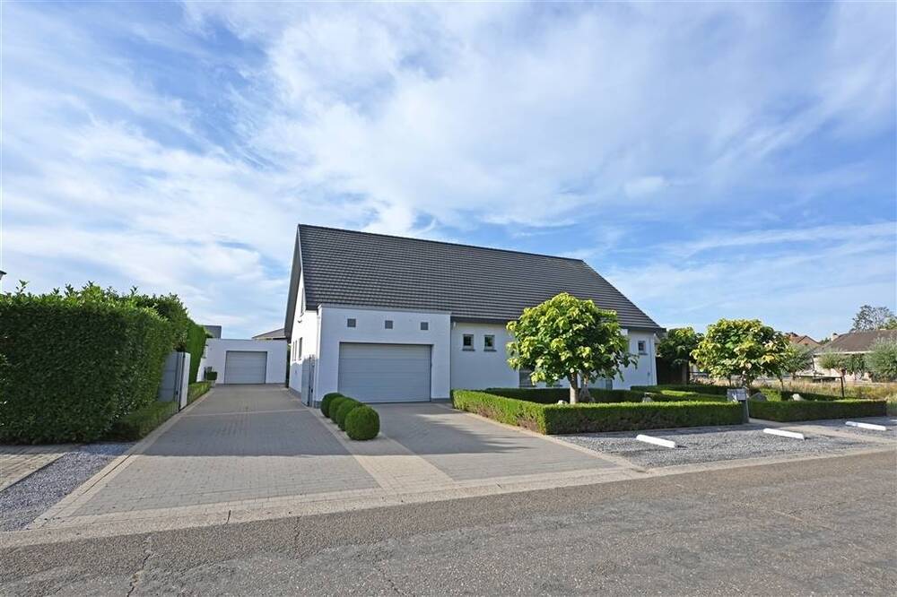Huis te  koop in Zonhoven 3520 775000.00€ 4 slaapkamers 315.00m² - Zoekertje 570245