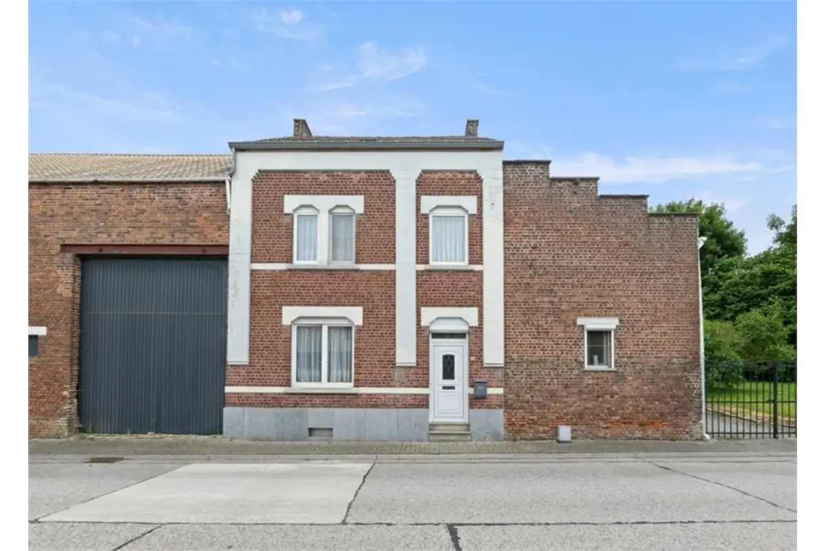 Huis te  koop in Niel-bij-Sint-Truiden 3890 235000.00€ 4 slaapkamers m² - Zoekertje 568817