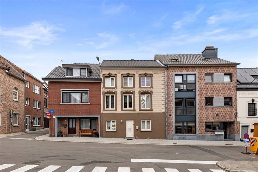 Huis te  koop in Tongeren 3700 299000.00€ 4 slaapkamers m² - Zoekertje 568805