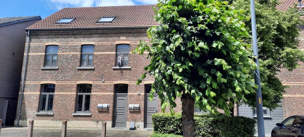 Appartement te  huur in Neeroeteren 3680 835.00€ 3 slaapkamers m² - Zoekertje 574885