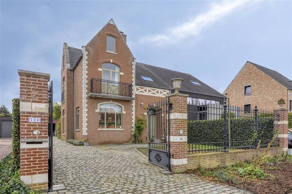 Huis te  koop in Hasselt 3500 549950.00€ 2 slaapkamers 199.00m² - Zoekertje 575137