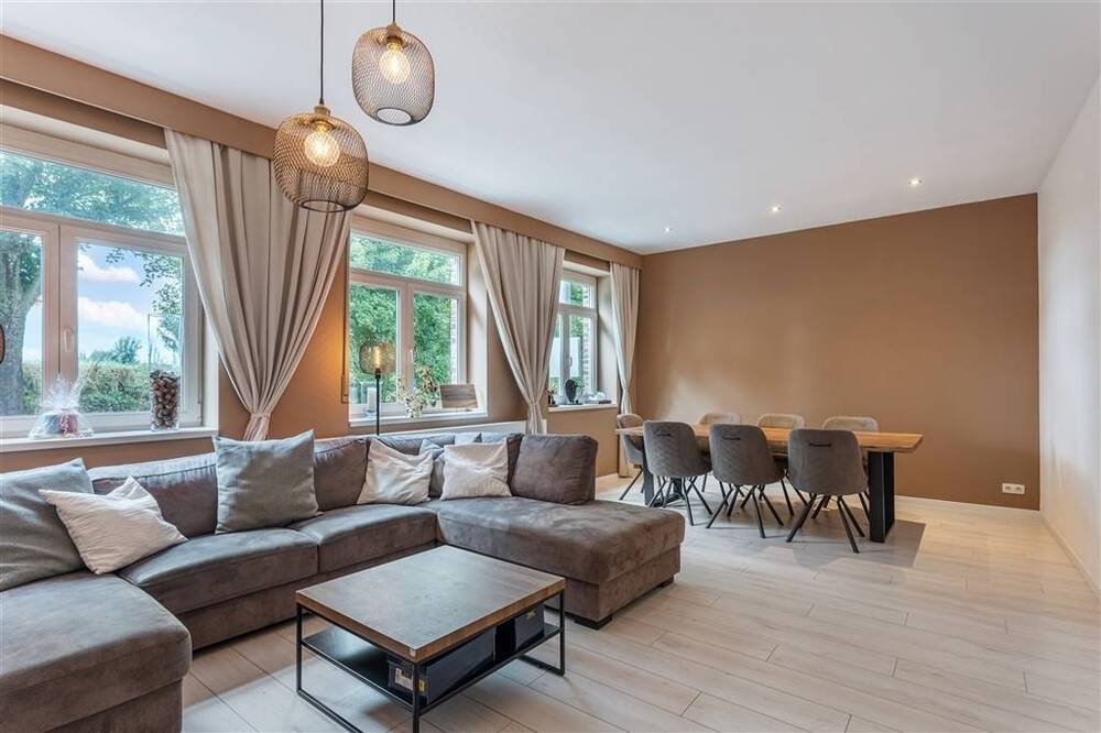 Huis te  koop in Berg 3700 489000.00€ 4 slaapkamers 270.00m² - Zoekertje 575652