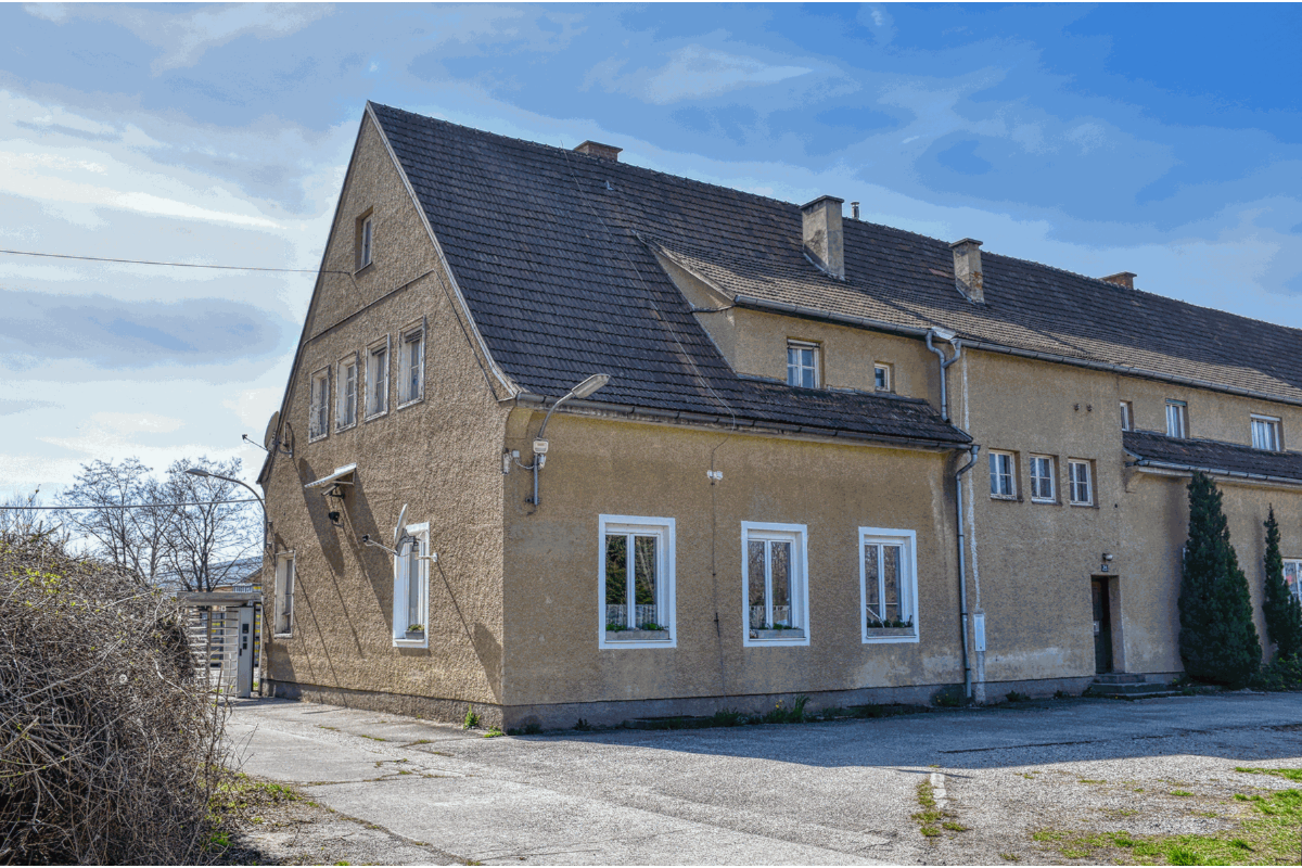 Appartementsgebouw te  koop in Borgloon 3840 750000.00€  slaapkamers 1480.00m² - Zoekertje 577231