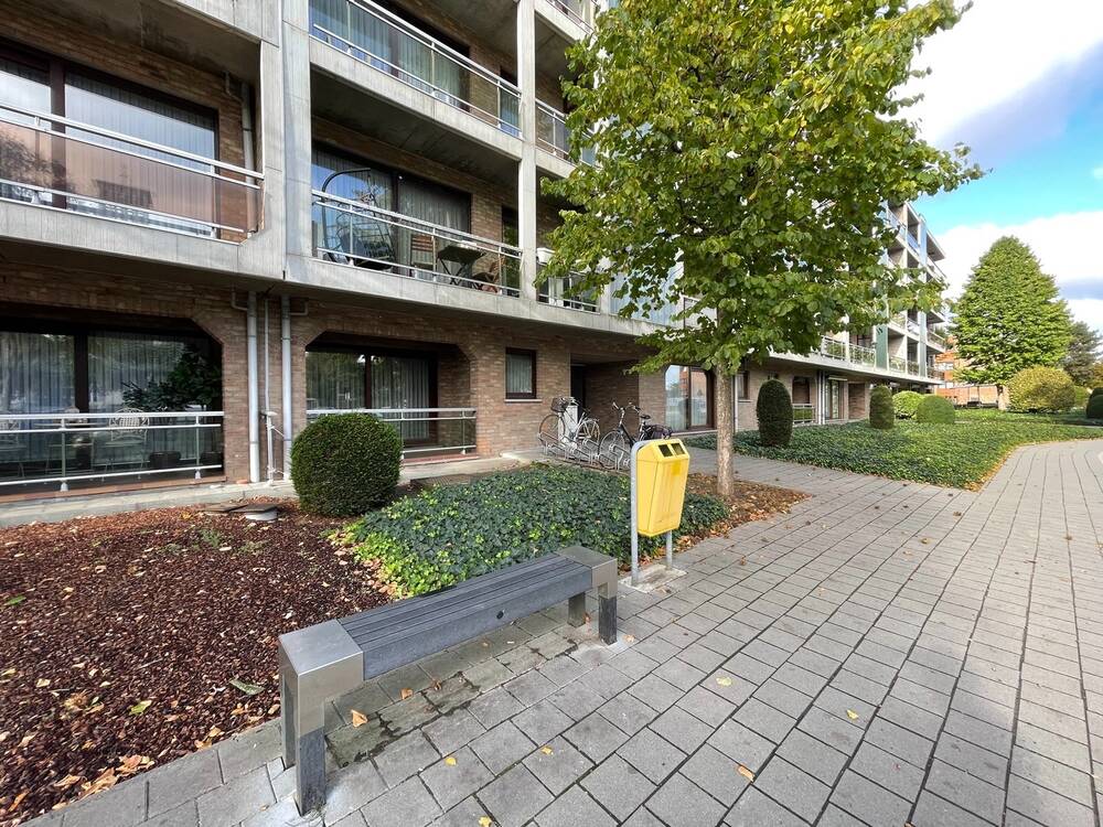 Handelszaak te  koop in Hasselt 3500 215000.00€  slaapkamers 130.00m² - Zoekertje 577770