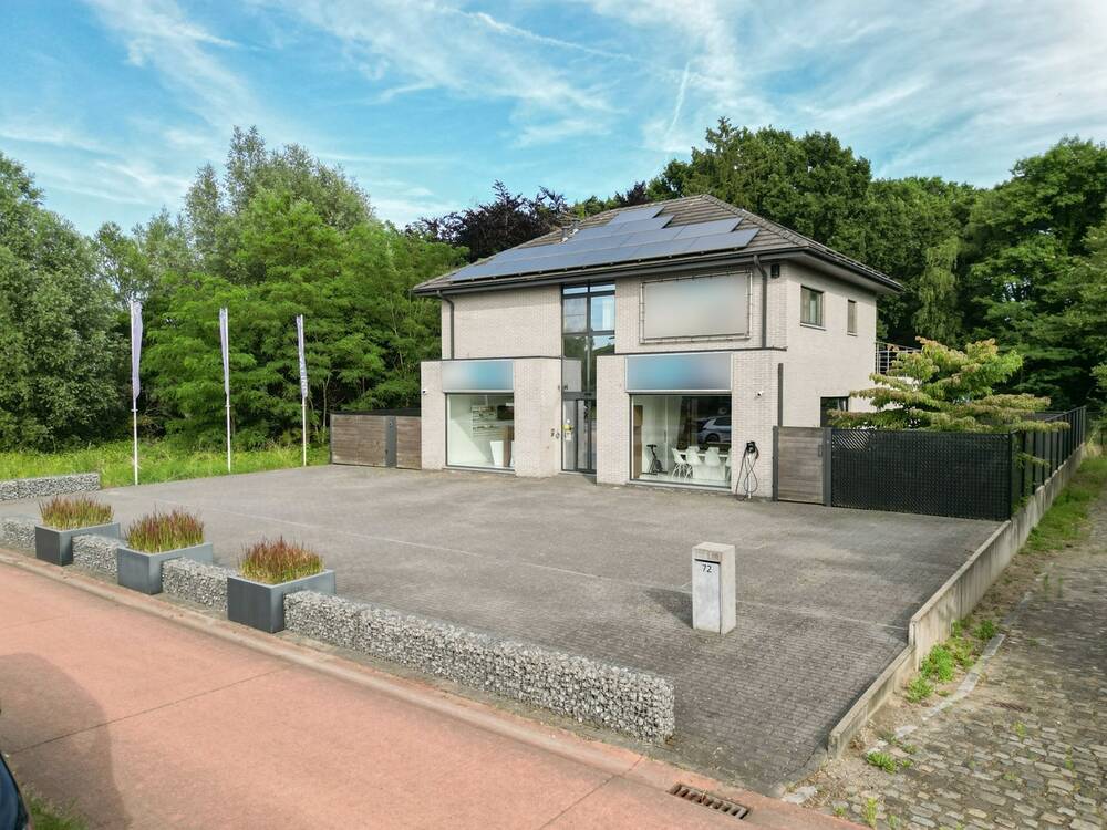 Handelszaak te  koop in Diepenbeek 3590 1095000.00€  slaapkamers 378.00m² - Zoekertje 578301