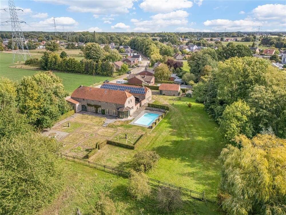 Huis te koop in Dilsen-Stokkem 3650 0.00€ 5 slaapkamers 663.00m² - Zoekertje 578323