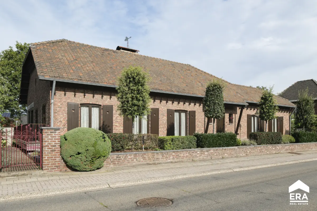 Huis te  koop in Overpelt 3900 450000.00€ 4 slaapkamers 327.00m² - Zoekertje 578466