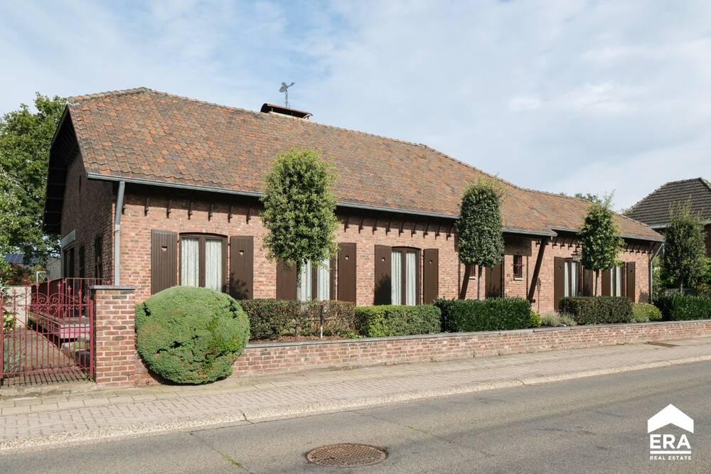 Huis te  koop in Overpelt 3900 450000.00€ 4 slaapkamers 327.00m² - Zoekertje 578466