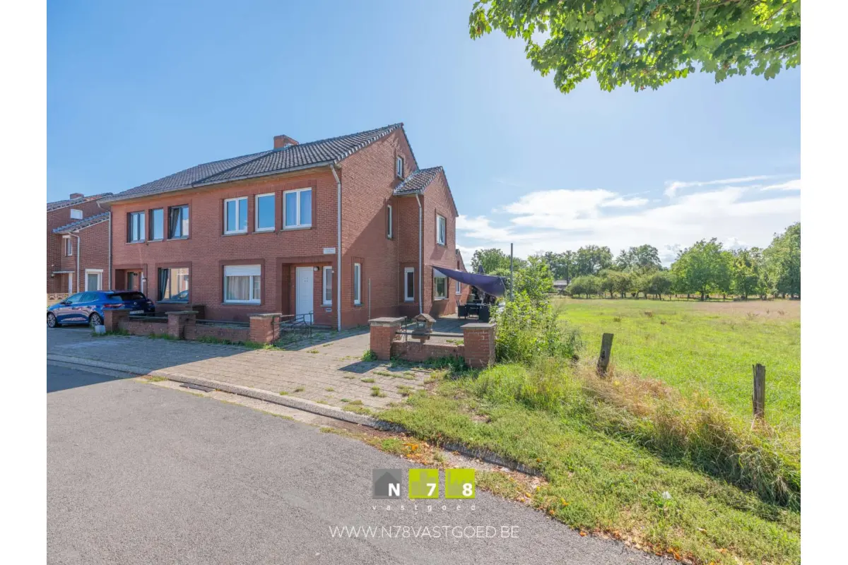 Huis te  koop in Dilsen-Stokkem 3650 215000.00€ 4 slaapkamers 162.00m² - Zoekertje 580742