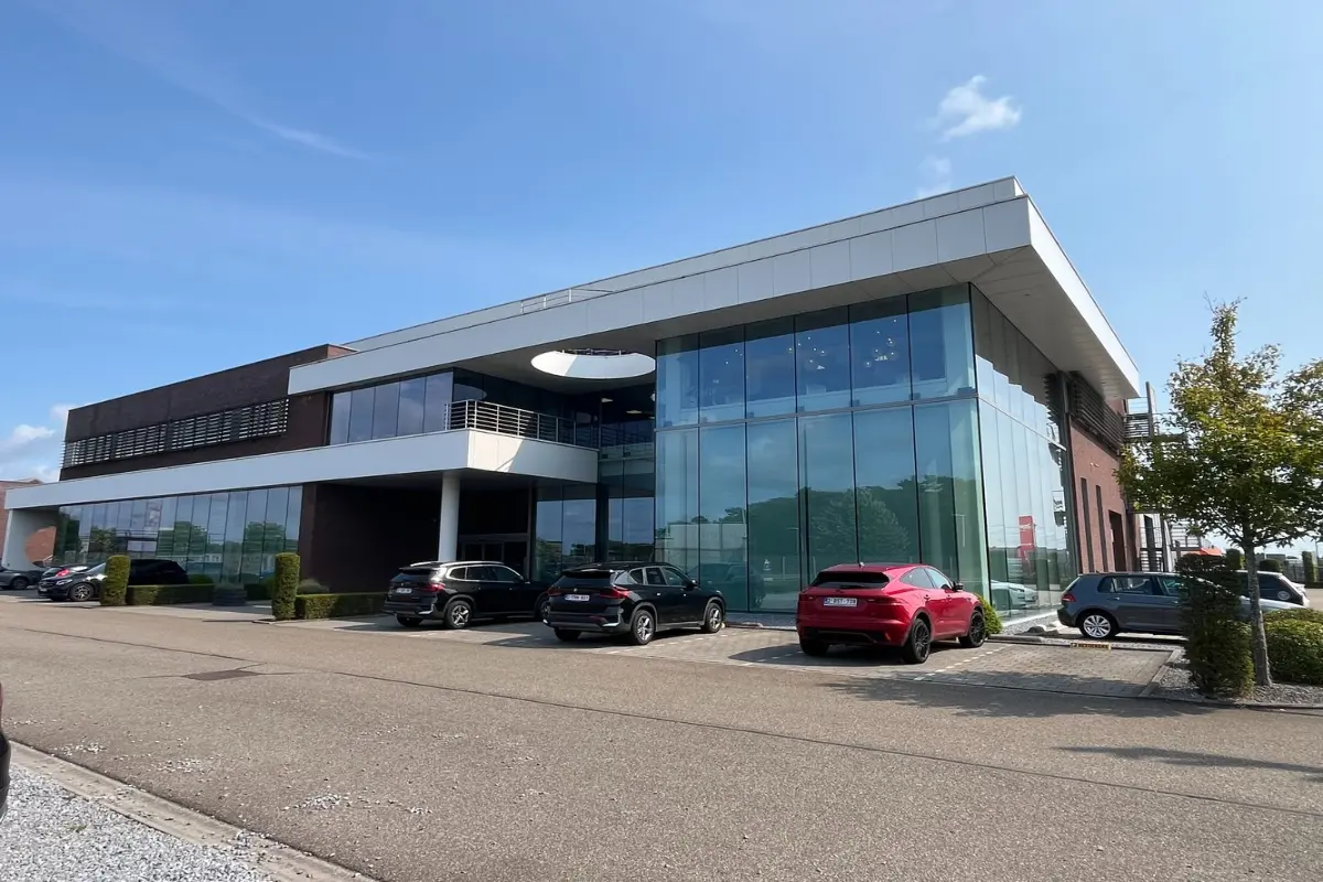 Handelszaak te  huur in Lummen 3560 0.00€  slaapkamers m² - Zoekertje 580958