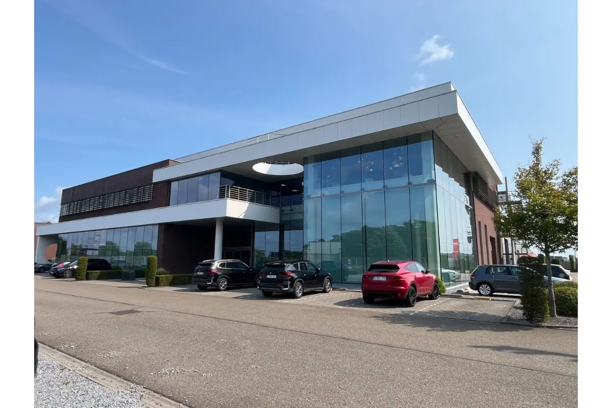 Handelszaak te  huur in Lummen 3560 0.00€  slaapkamers m² - Zoekertje 580958