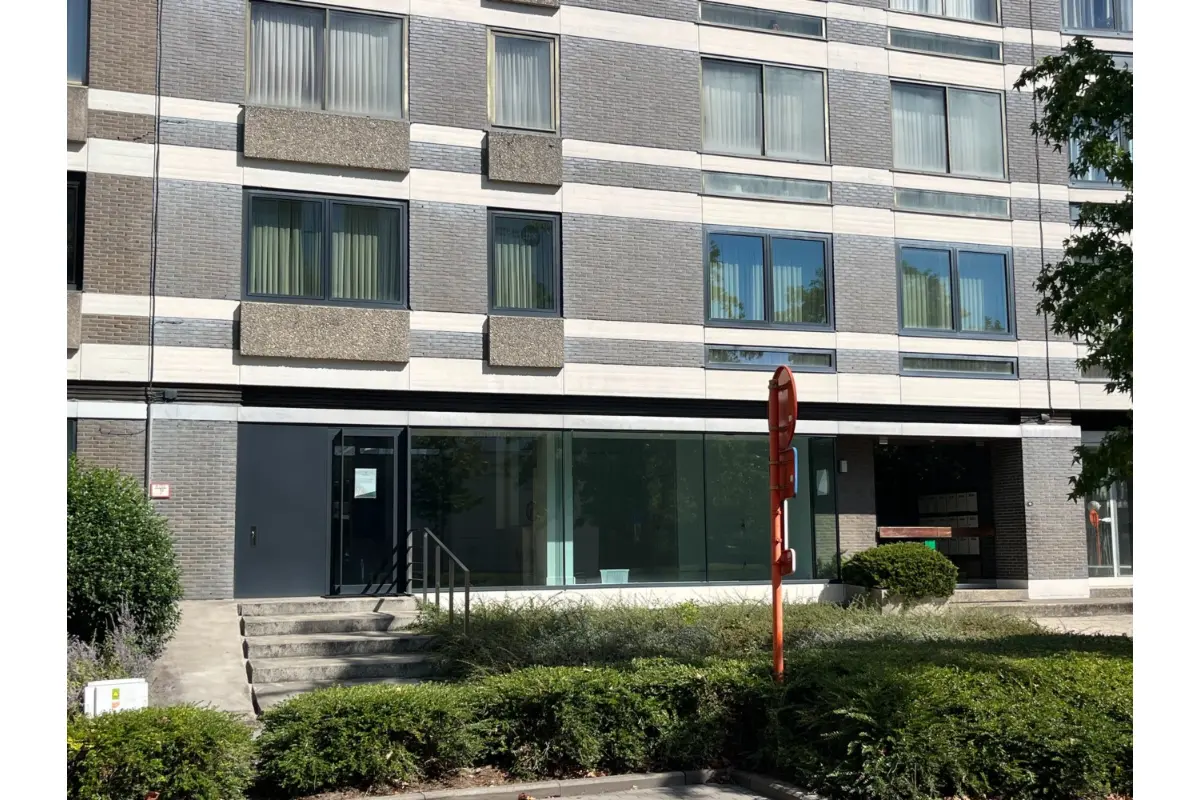 Handelszaak te  huur in Hasselt 3500 3275.00€  slaapkamers m² - Zoekertje 580960
