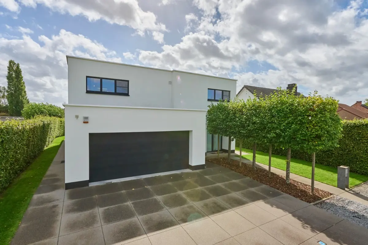 Huis te  koop in Overpelt 3900 775000.00€ 2 slaapkamers 255.00m² - Zoekertje 580930