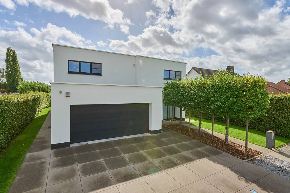 Huis te  koop in Overpelt 3900 775000.00€ 2 slaapkamers 255.00m² - Zoekertje 580930