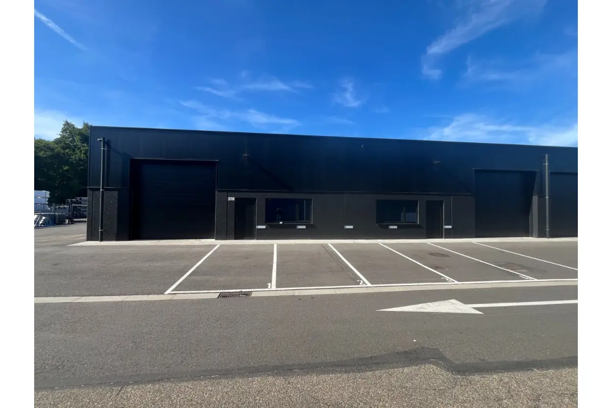 Handelszaak te  huur in Hasselt 3500 1595.00€  slaapkamers m² - Zoekertje 583104