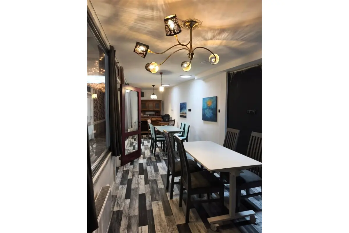 Handelszaak te  huur in Beringen 3580 350.00€  slaapkamers 25.00m² - Zoekertje 633594