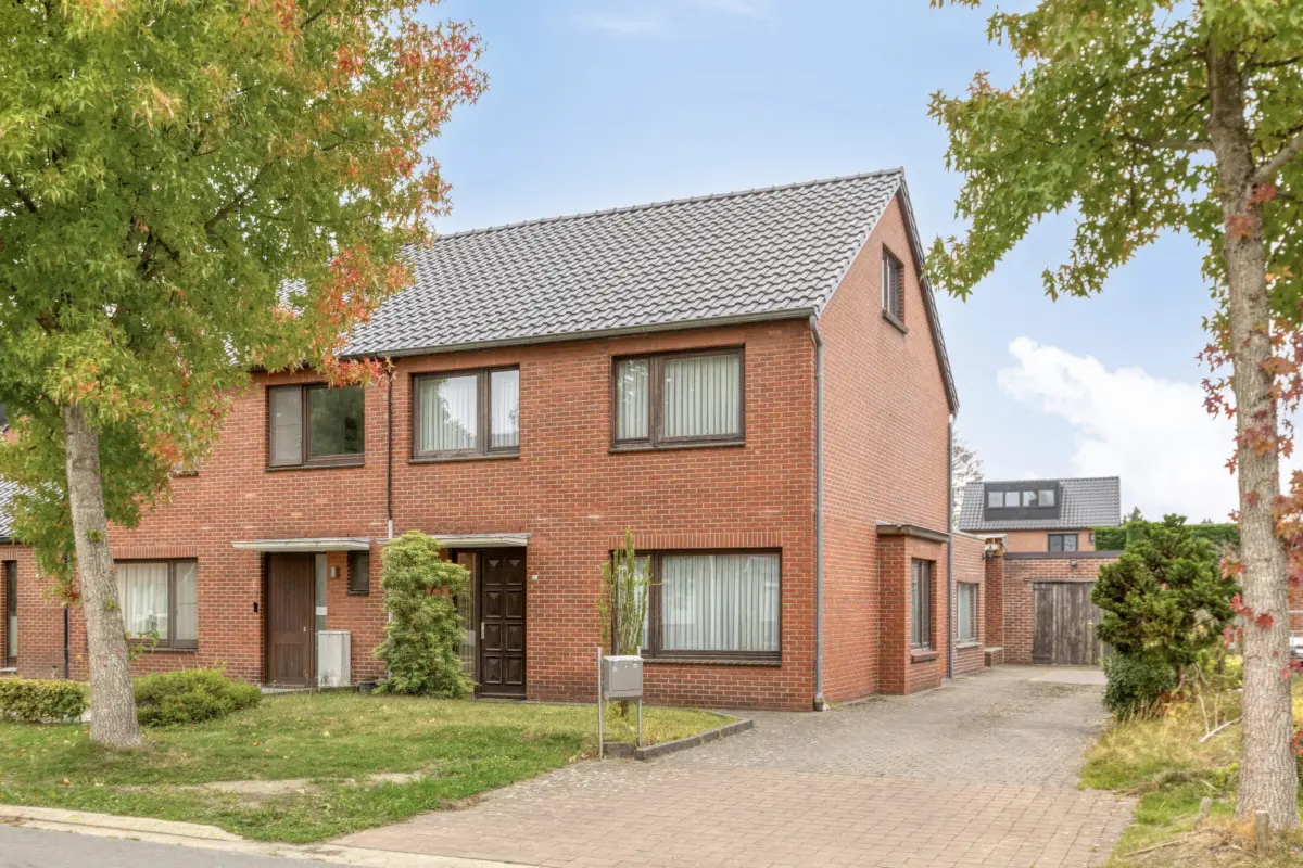 Huis te  koop in Genk 3600 239000.00€ 3 slaapkamers 174.00m² - Zoekertje 584111