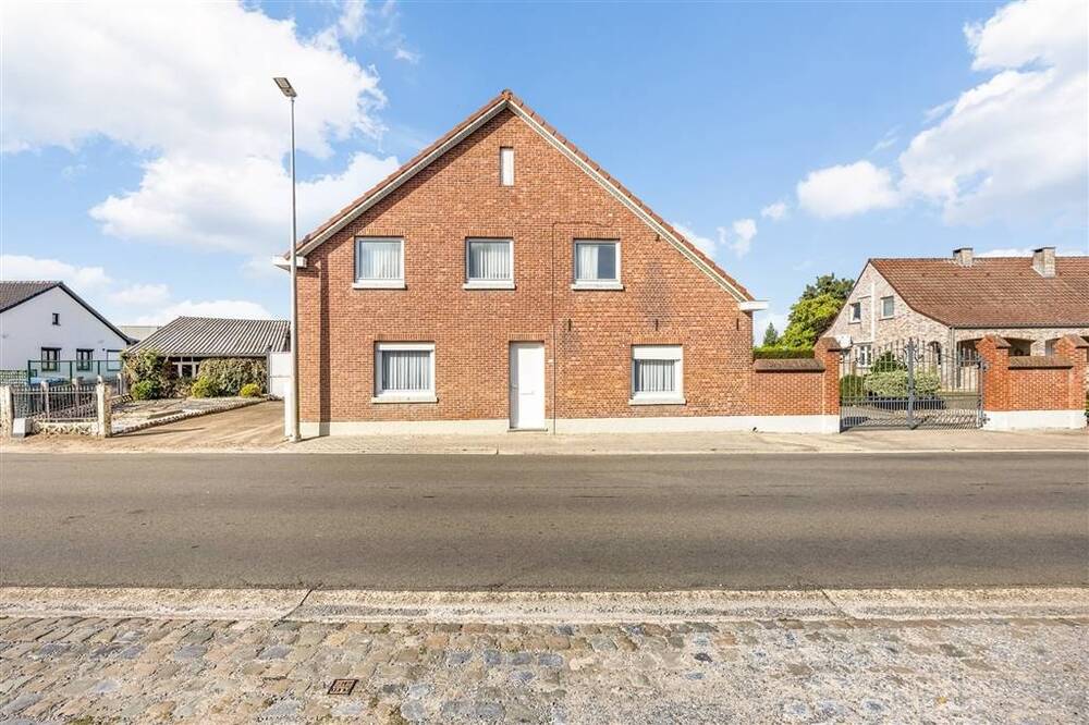 Huis te  koop in Zepperen 3800 335000.00€ 3 slaapkamers 276.00m² - Zoekertje 585404