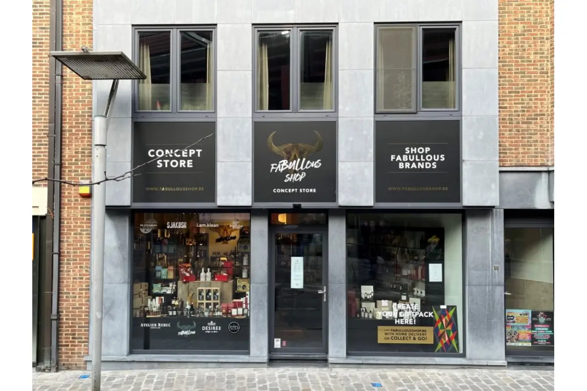 Handelszaak te  huur in Hasselt 3500 1490.00€  slaapkamers m² - Zoekertje 584461