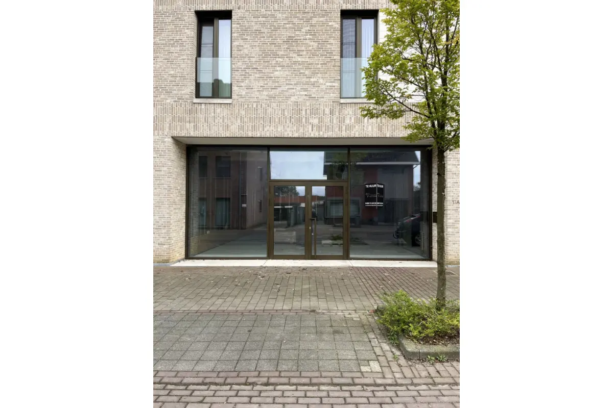 Handelszaak te  huur in Heusden-Zolder 3550 1500.00€  slaapkamers 130.26m² - Zoekertje 587429