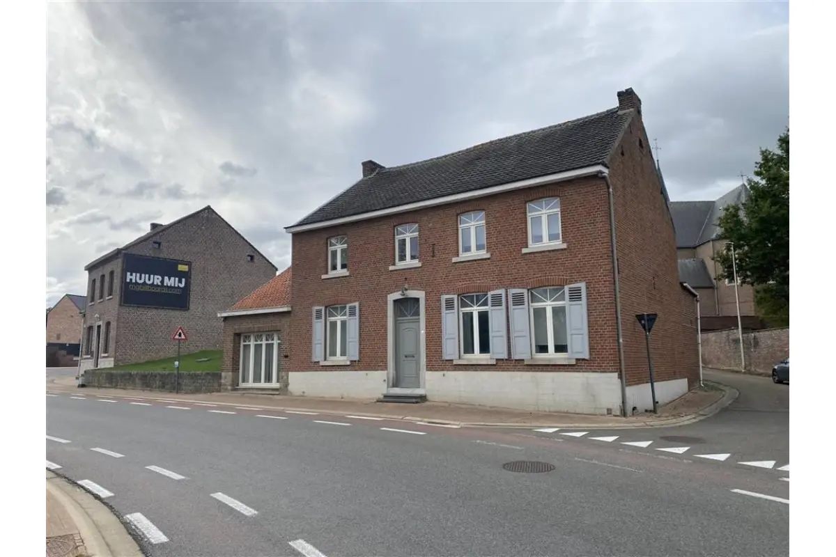 Huis te  koop in Buvingen 3891 285000.00€ 3 slaapkamers 253.00m² - Zoekertje 587291