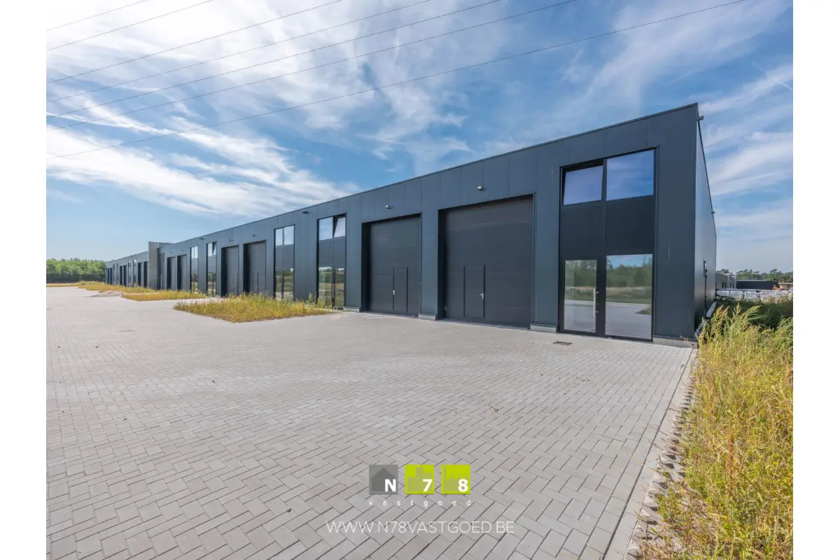 Handelszaak te  huur in Dilsen-Stokkem 3650 1404.50€  slaapkamers 277.00m² - Zoekertje 588406