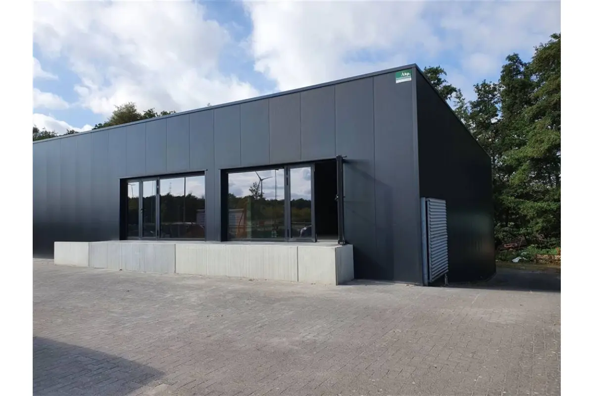 Handelszaak te  huur in Genk 3600 1500.00€  slaapkamers 210.00m² - Zoekertje 589404