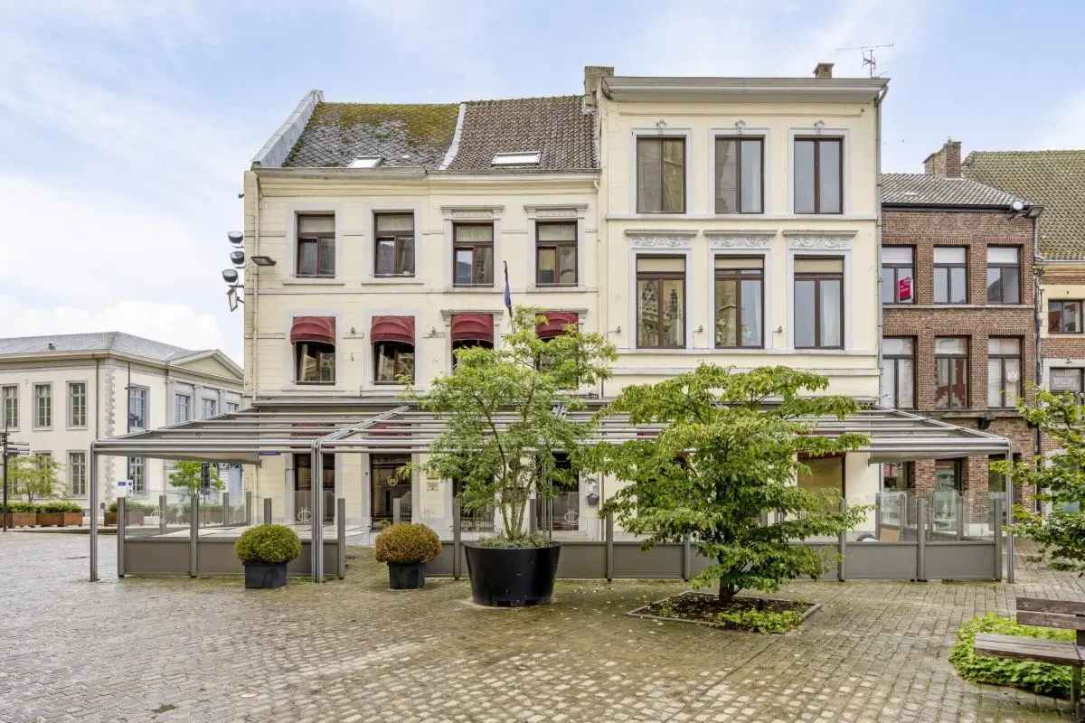 Handelszaak te  koop in Berg 3700 599000.00€ 4 slaapkamers 619.00m² - Zoekertje 588794