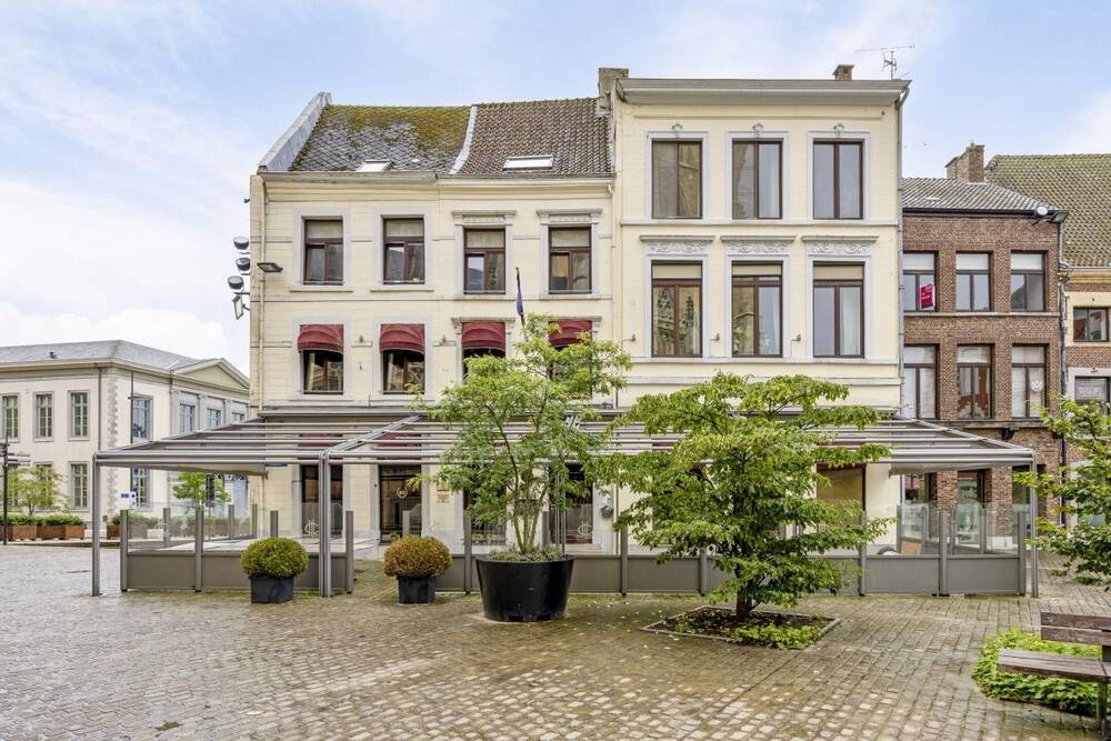 Handelszaak te  koop in Berg 3700 630000.00€ 4 slaapkamers 619.00m² - Zoekertje 588794