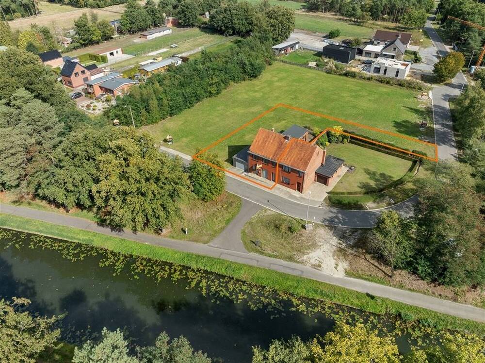 Huis te koop in Lommel 3920 229000.00€ 4 slaapkamers 177.00m² - Zoekertje 590456