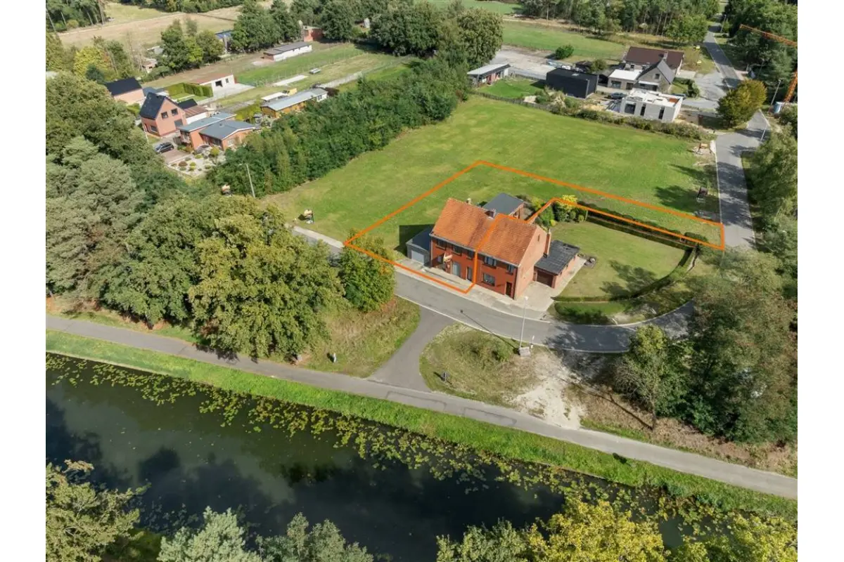 Huis te  koop in Lommel 3920 229000.00€ 4 slaapkamers 177.00m² - Zoekertje 590456