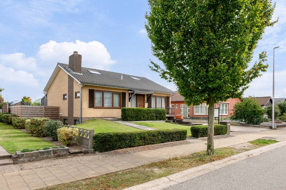 Huis te  koop in Overpelt 3900 329000.00€ 5 slaapkamers 212.00m² - Zoekertje 590295