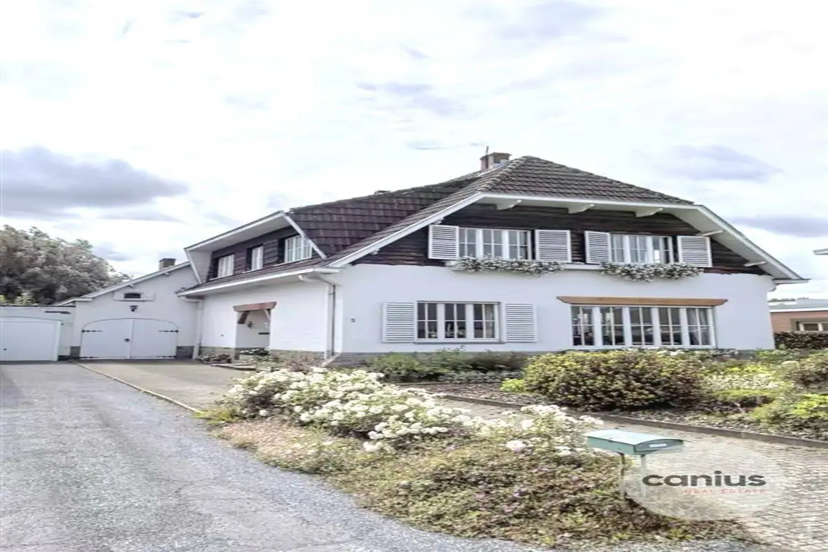 Huis te  koop in Sint-Truiden 3800 325000.00€ 4 slaapkamers 227.00m² - Zoekertje 591736