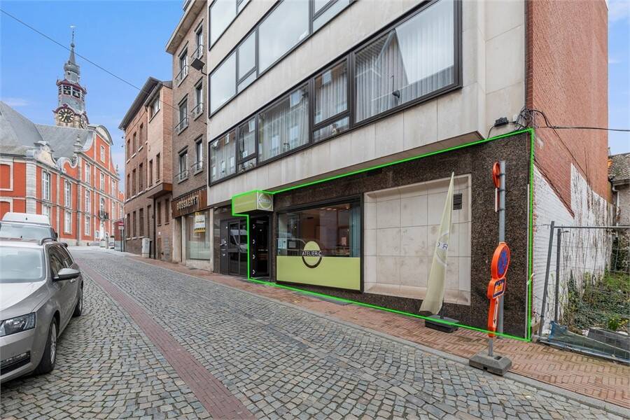 Handelszaak te koop in Sint-Truiden 3800 239000.00€ slaapkamers m² - Zoekertje 592357