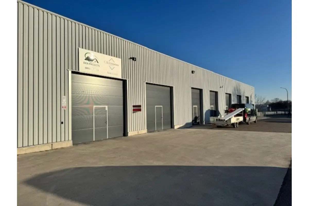 Handelszaak te  huur in Sint-Truiden 3800 2495.00€  slaapkamers m² - Zoekertje 592353